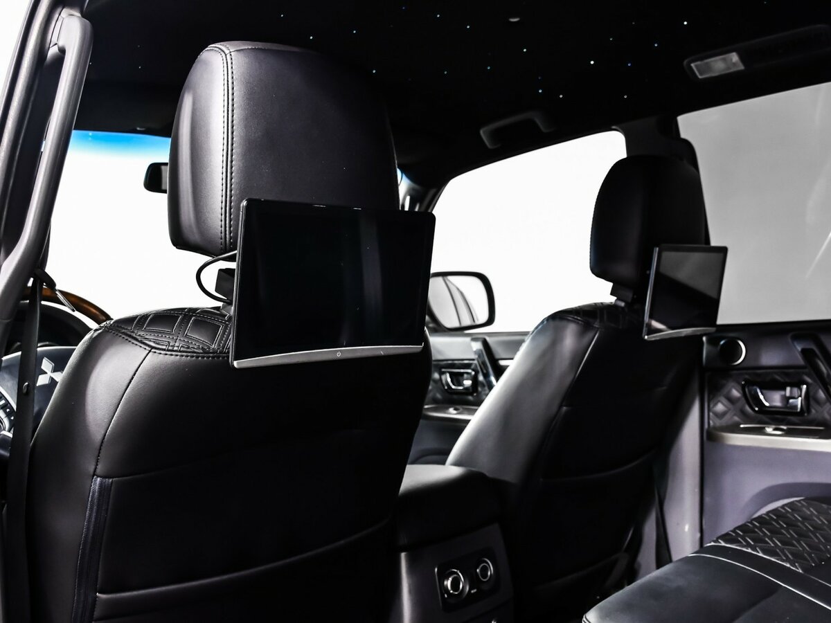 Б/У Митсубиши Паджеро 2019 года. Фото: #11