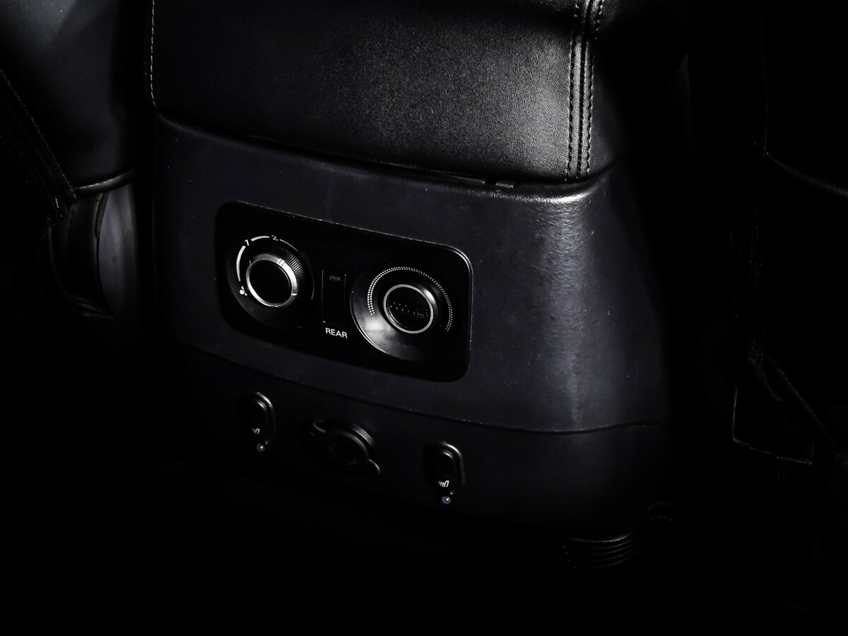 Б/У Митсубиши Паджеро 2019 года. Фото: #16