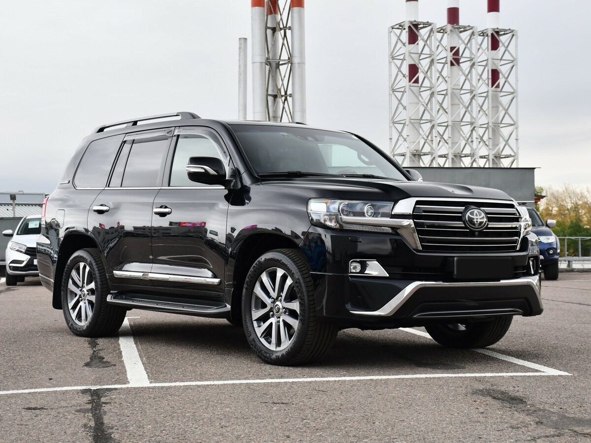 Б/У Тойота Лэнд Крузер 2017 года. Фото: #2