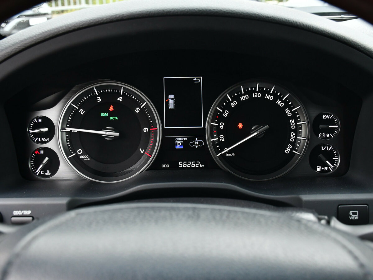 Б/У Тойота Лэнд Крузер 2017 года. Фото: #9