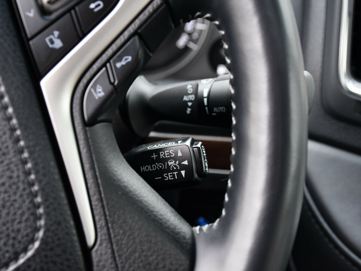 Б/У Тойота Лэнд Крузер 2017 года. Фото: #25