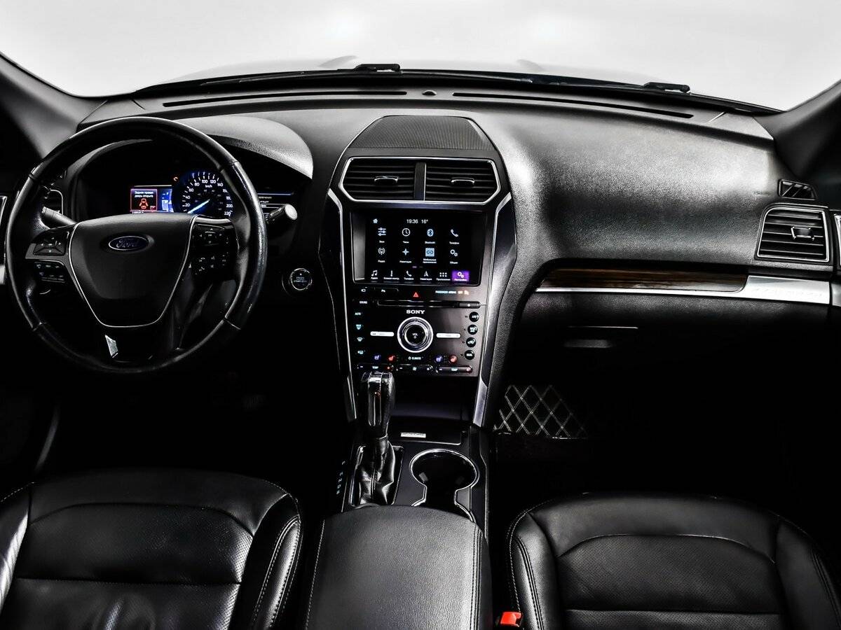 Б/У Форд Експлорер 2018 года. Фото: #10