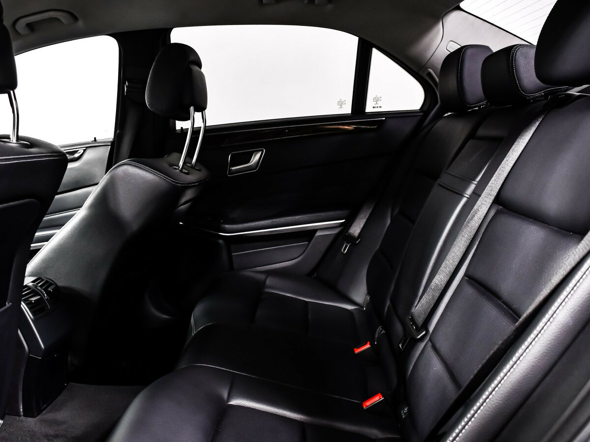 Б/У Мерседес-Бенц Е-Класс 2013 года. Фото: #11