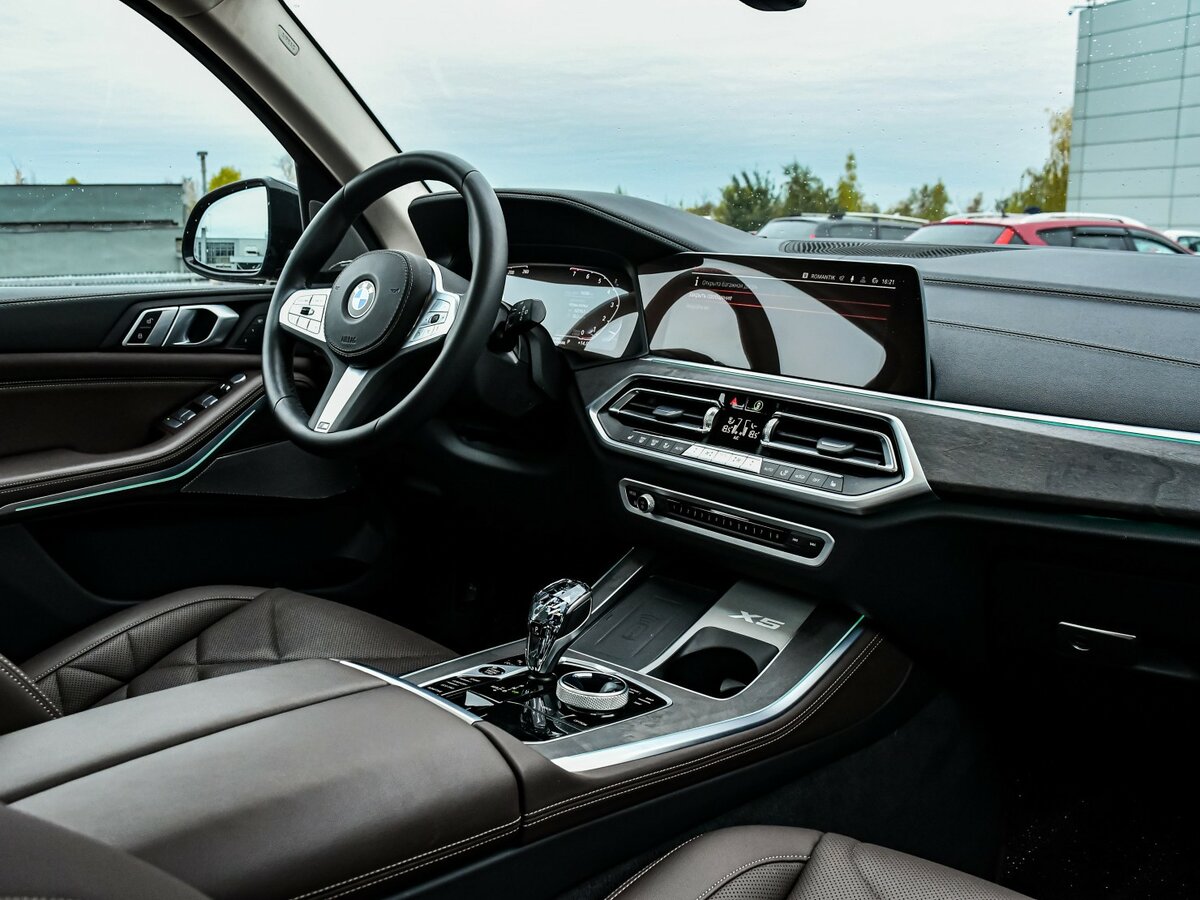 Б/У БМВ Икс5 2023 года. Фото: #10