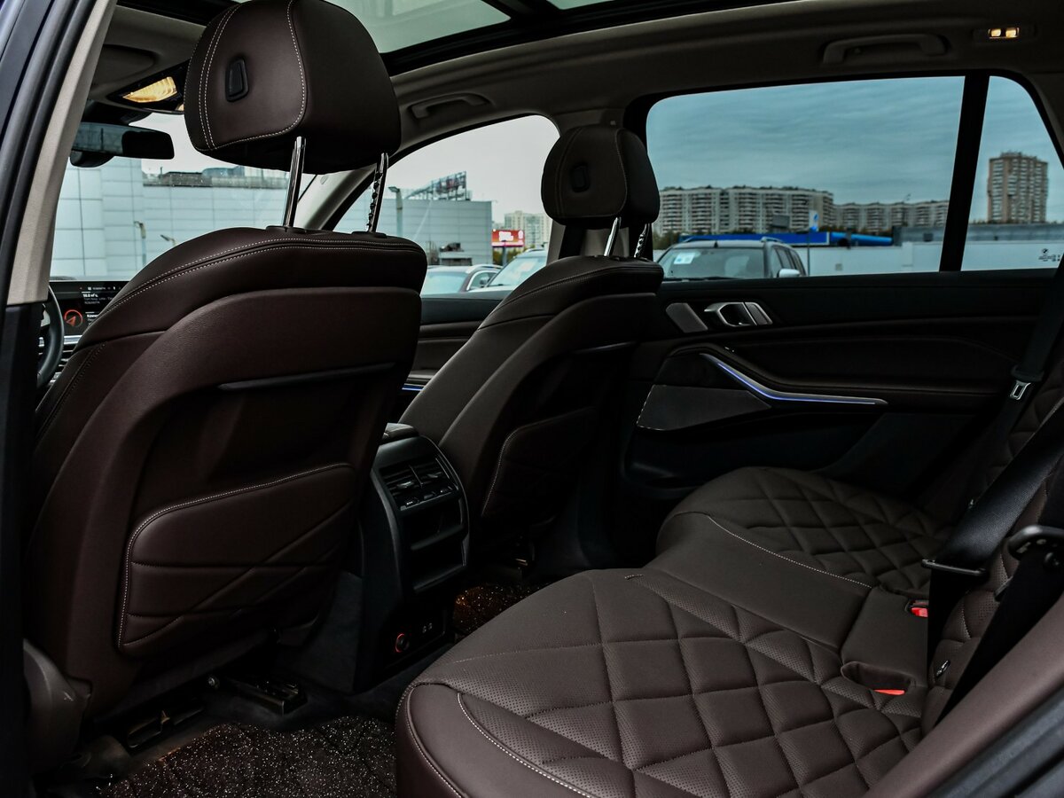 Б/У БМВ Икс5 2023 года. Фото: #12