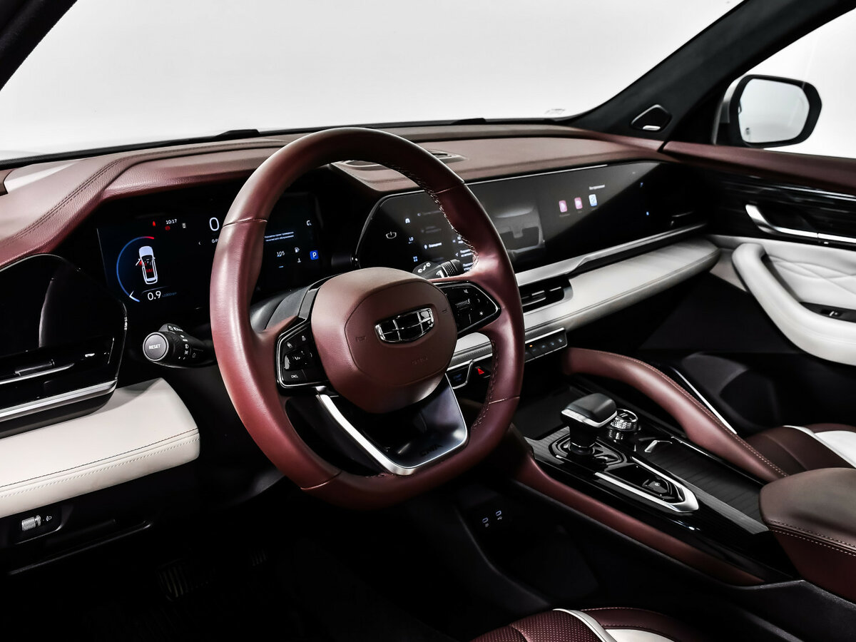 Б/У Джили Монжаро 2023 года. Фото: #8