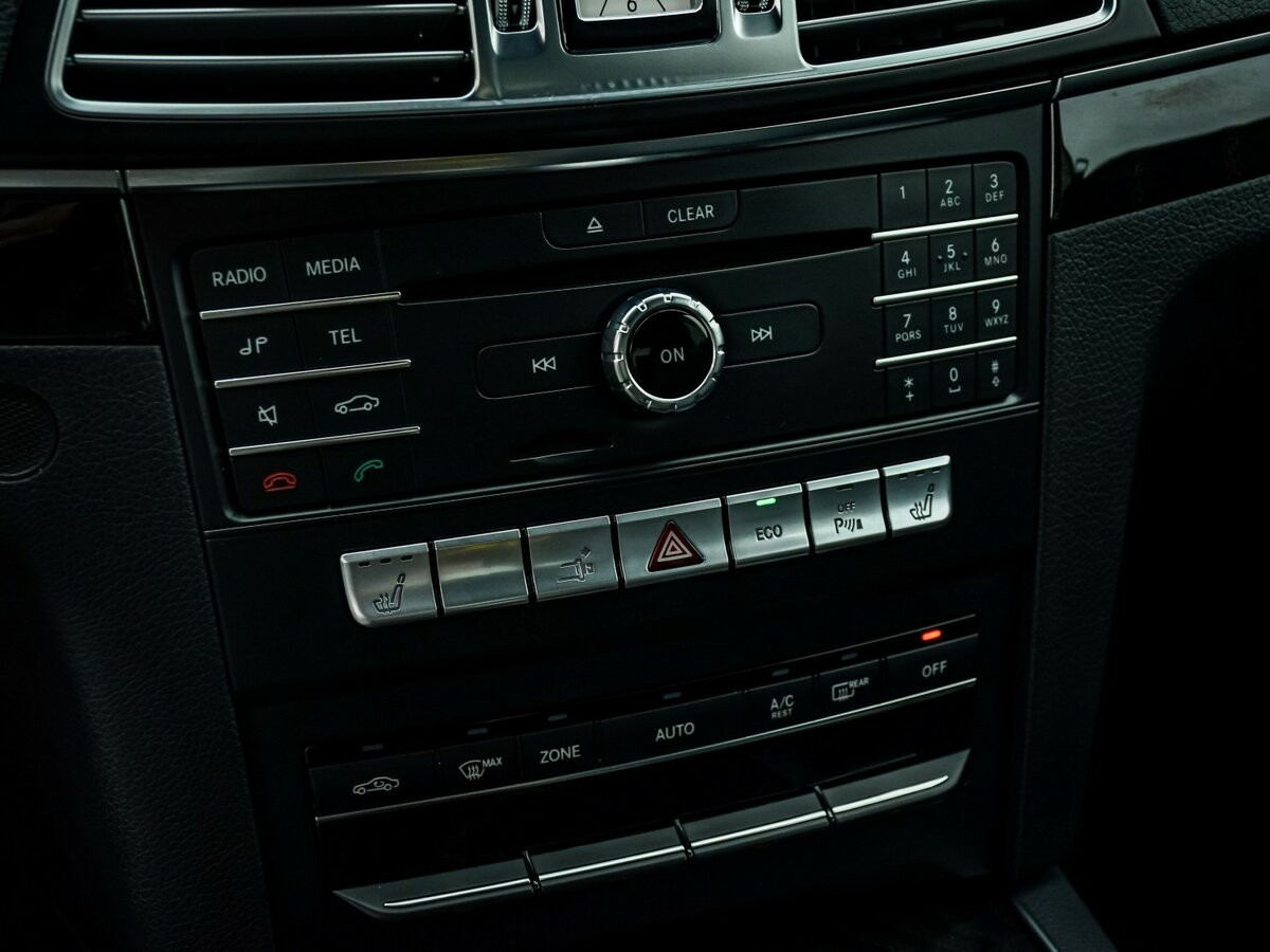 Б/У Мерседес-Бенц Е-Класс 2015 года. Фото: #15