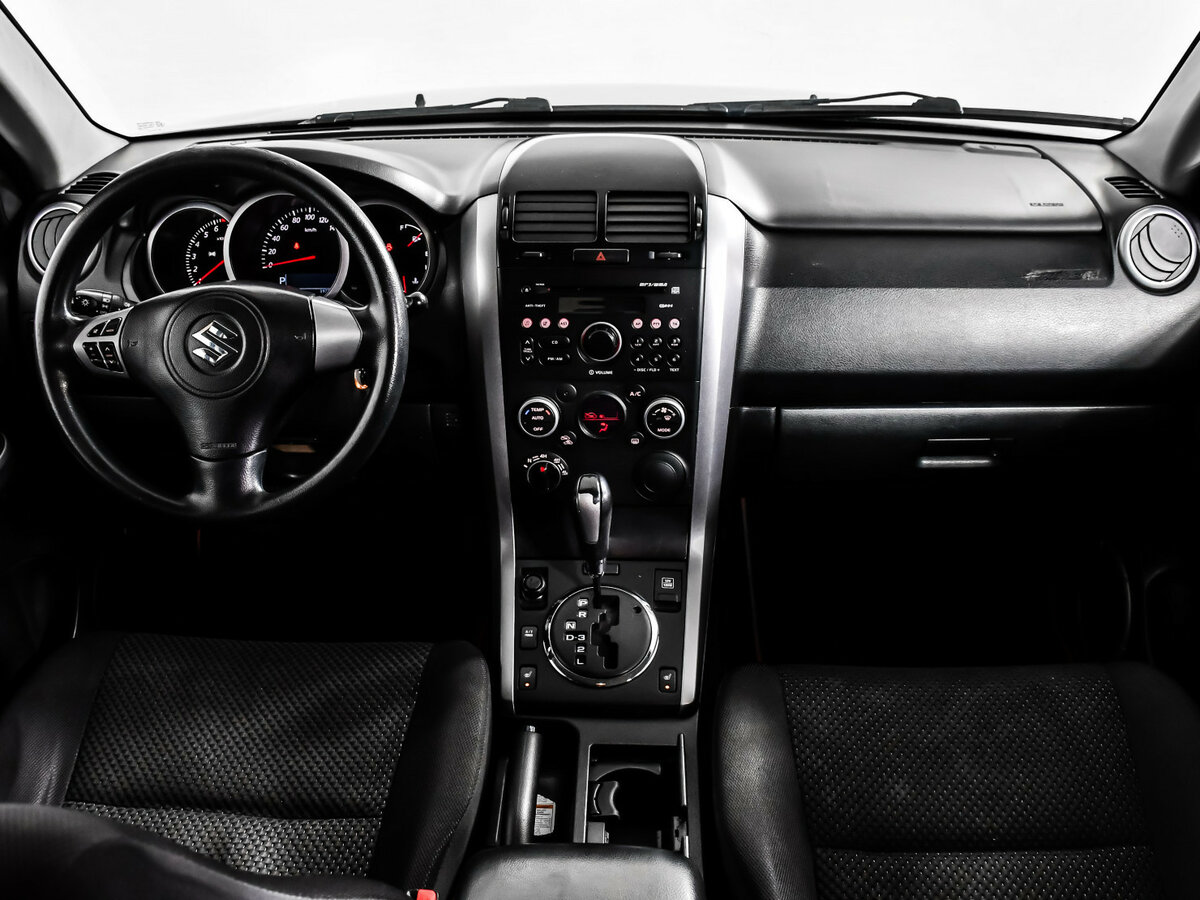 Б/У Сузуки Гранд Витара 2010 года. Фото: #11