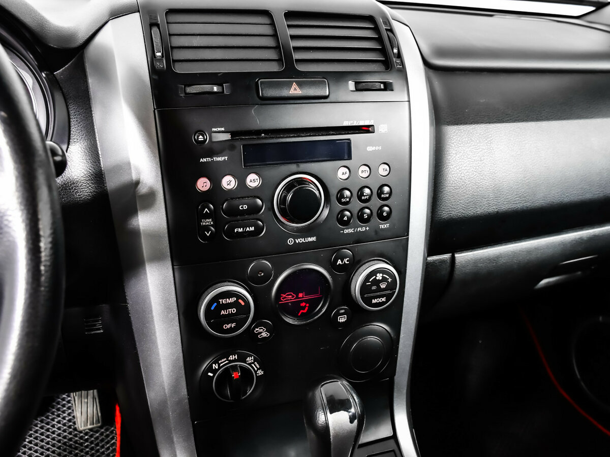 Б/У Сузуки Гранд Витара 2010 года. Фото: #14