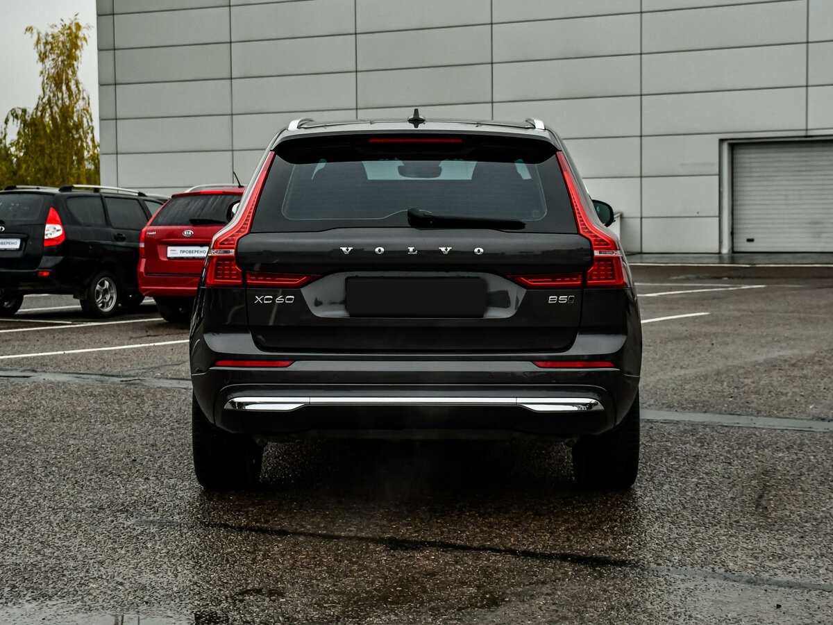 Б/У Вольво ИксЦ60 2021 года. Фото: #5