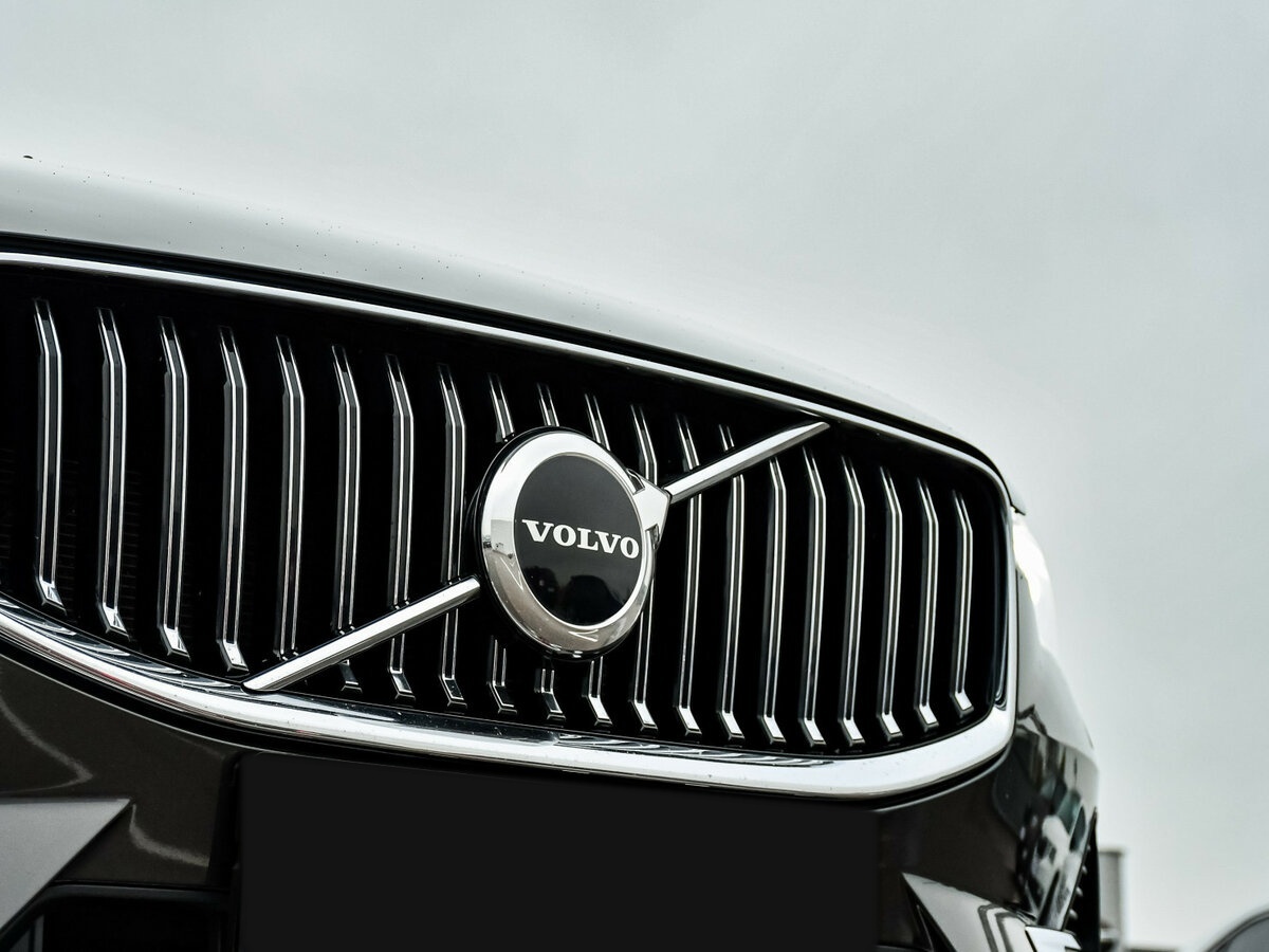 Б/У Вольво ИксЦ60 2021 года. Фото: #17