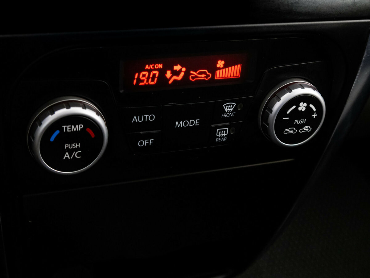 Б/У Сузуки С-Икс4 2011 года. Фото: #9