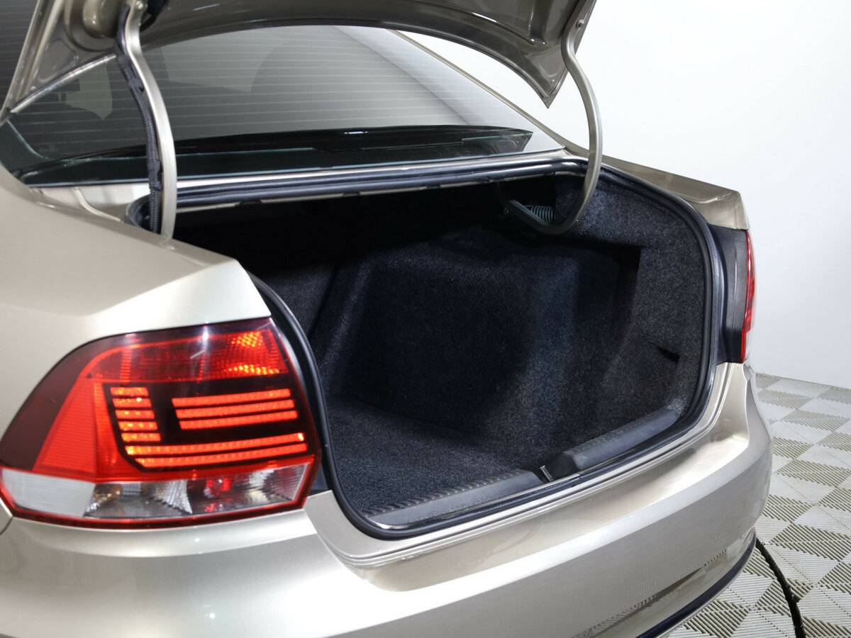 Б/У Фольксваген Поло 2017 года. Фото: #18