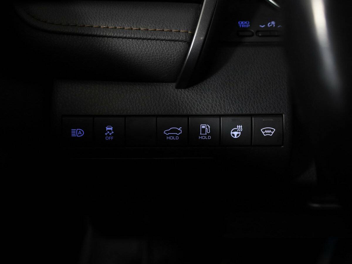 Б/У Тойота Камри 2021 года. Фото: #17