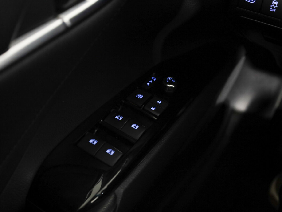 Б/У Тойота Камри 2021 года. Фото: #18