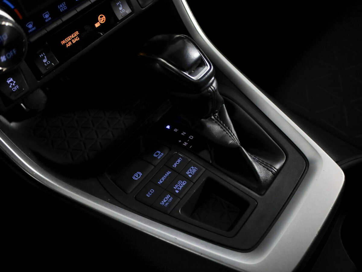 Б/У Тойота Рав4 2019 года. Фото: #19