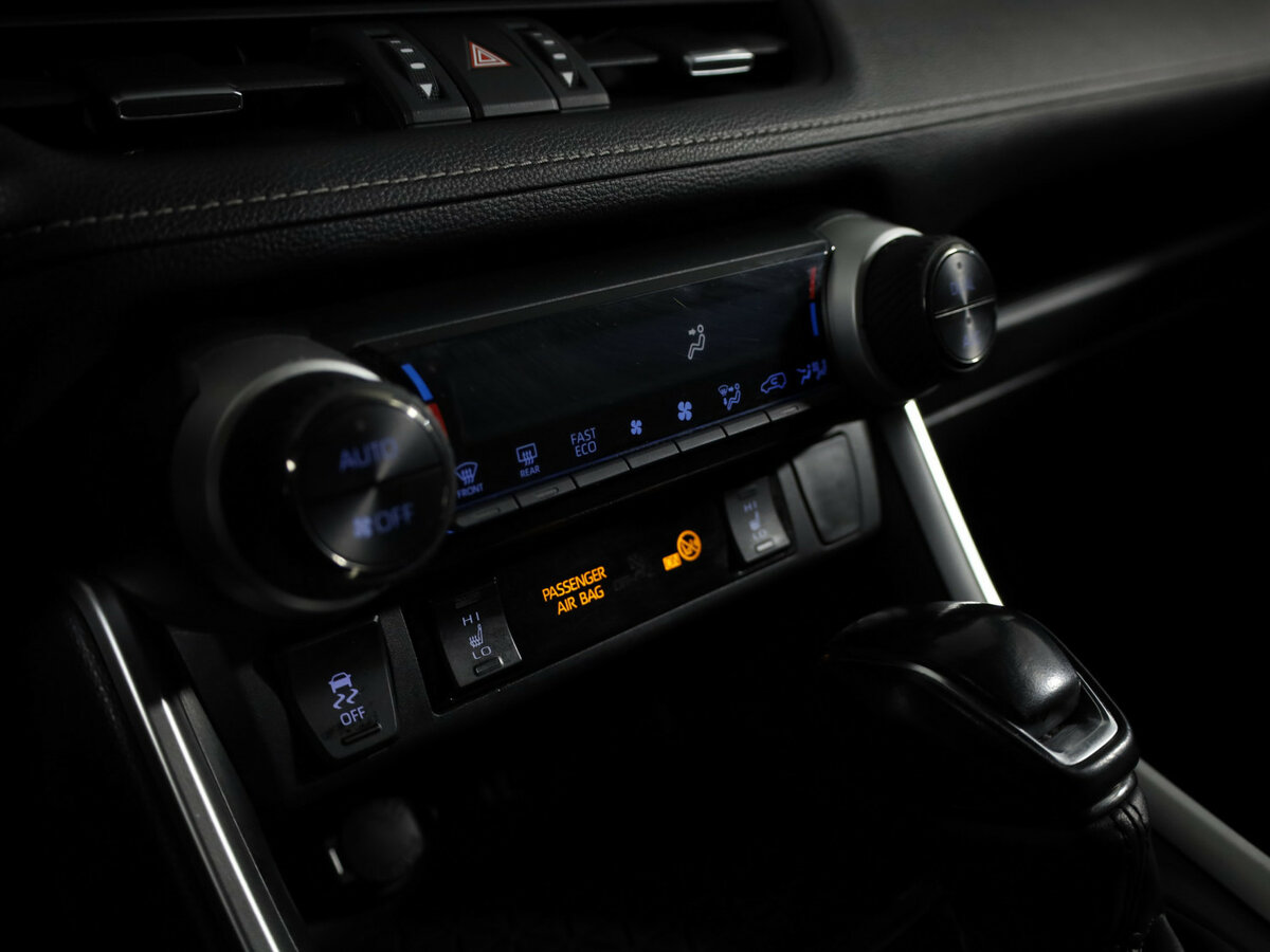 Б/У Тойота Рав4 2019 года. Фото: #20