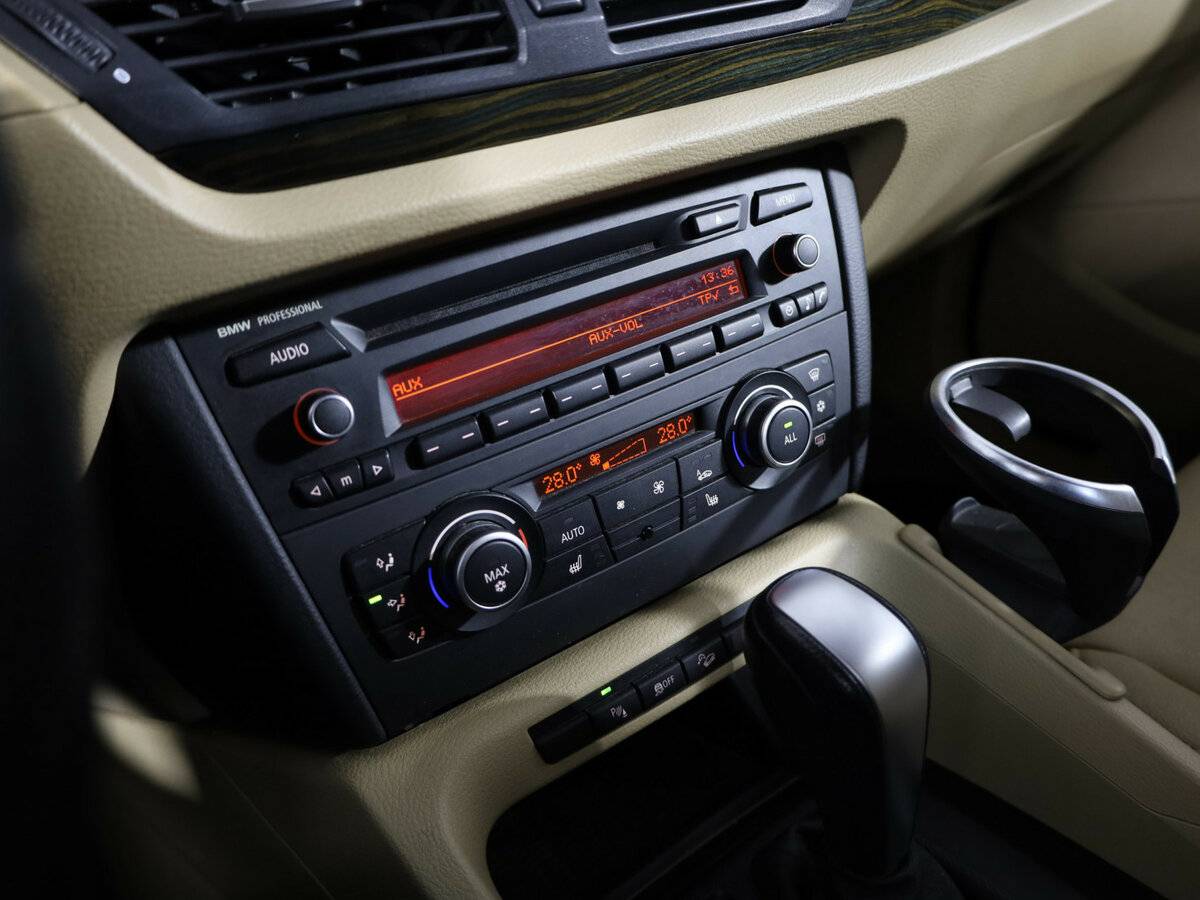 Б/У БМВ Икс1 2011 года. Фото: #17