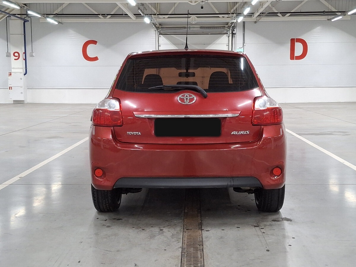 Б/У Тойота Аурис 2010 года. Фото: #5