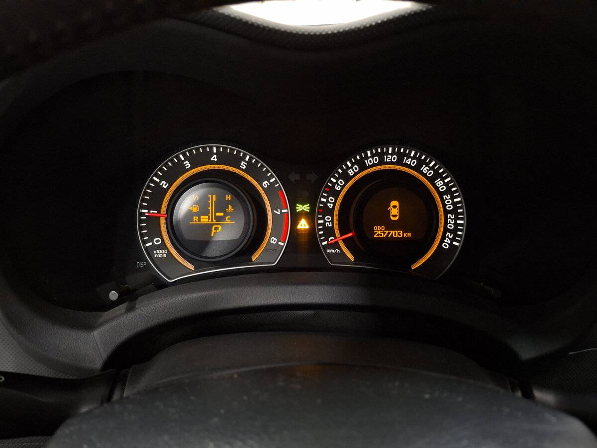 Б/У Тойота Аурис 2010 года. Фото: #12