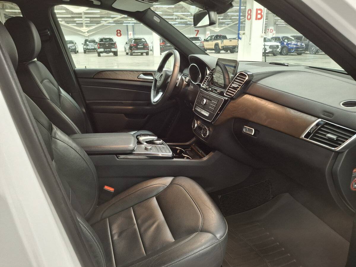 Б/У Мерседес-Бенц ГЛС 2017 года. Фото: #10