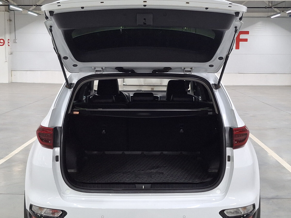 Б/У Киа Спортейдж 2021 года. Фото: #9