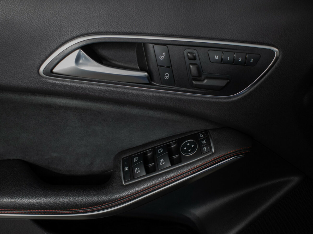 Б/У Мерседес-Бенц ГЛА 2015 года. Фото: #16