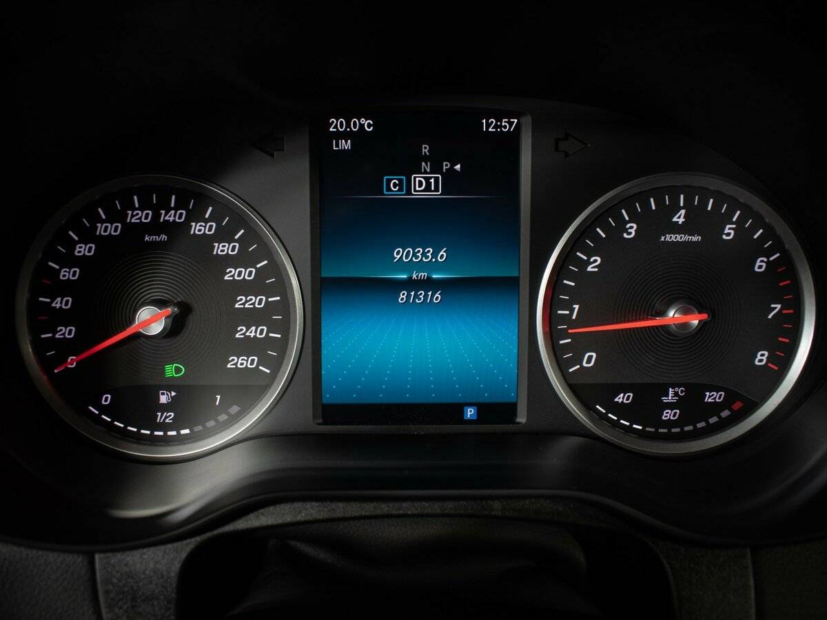 Б/У Мерседес-Бенц ГЛЦ 2021 года. Фото: #10