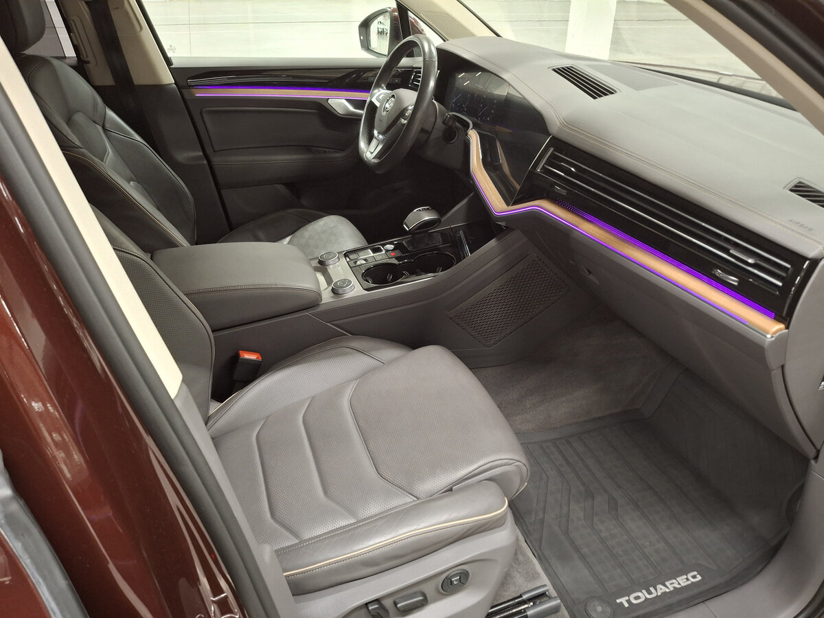 Б/У Фольксваген Туарег 2020 года. Фото: #10