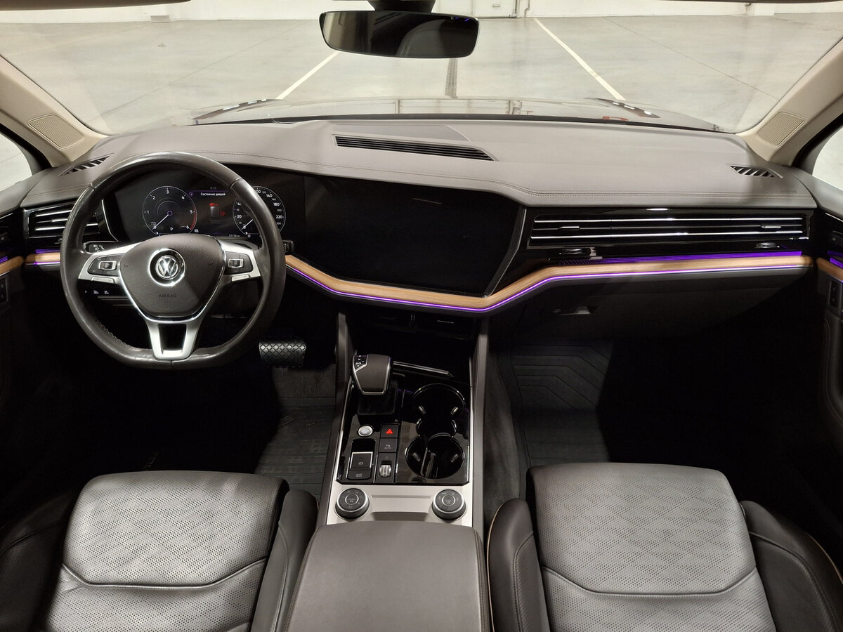 Б/У Фольксваген Туарег 2020 года. Фото: #13