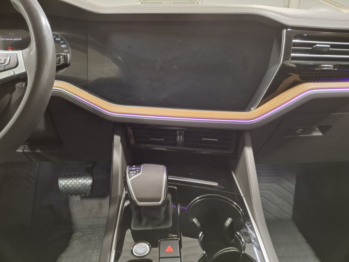 Б/У Фольксваген Туарег 2020 года. Фото: #14