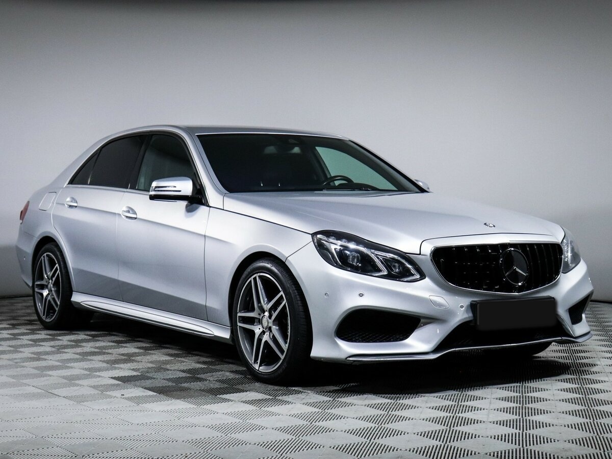 Б/У Мерседес-Бенц Е-Класс 2015 года. Фото: #2