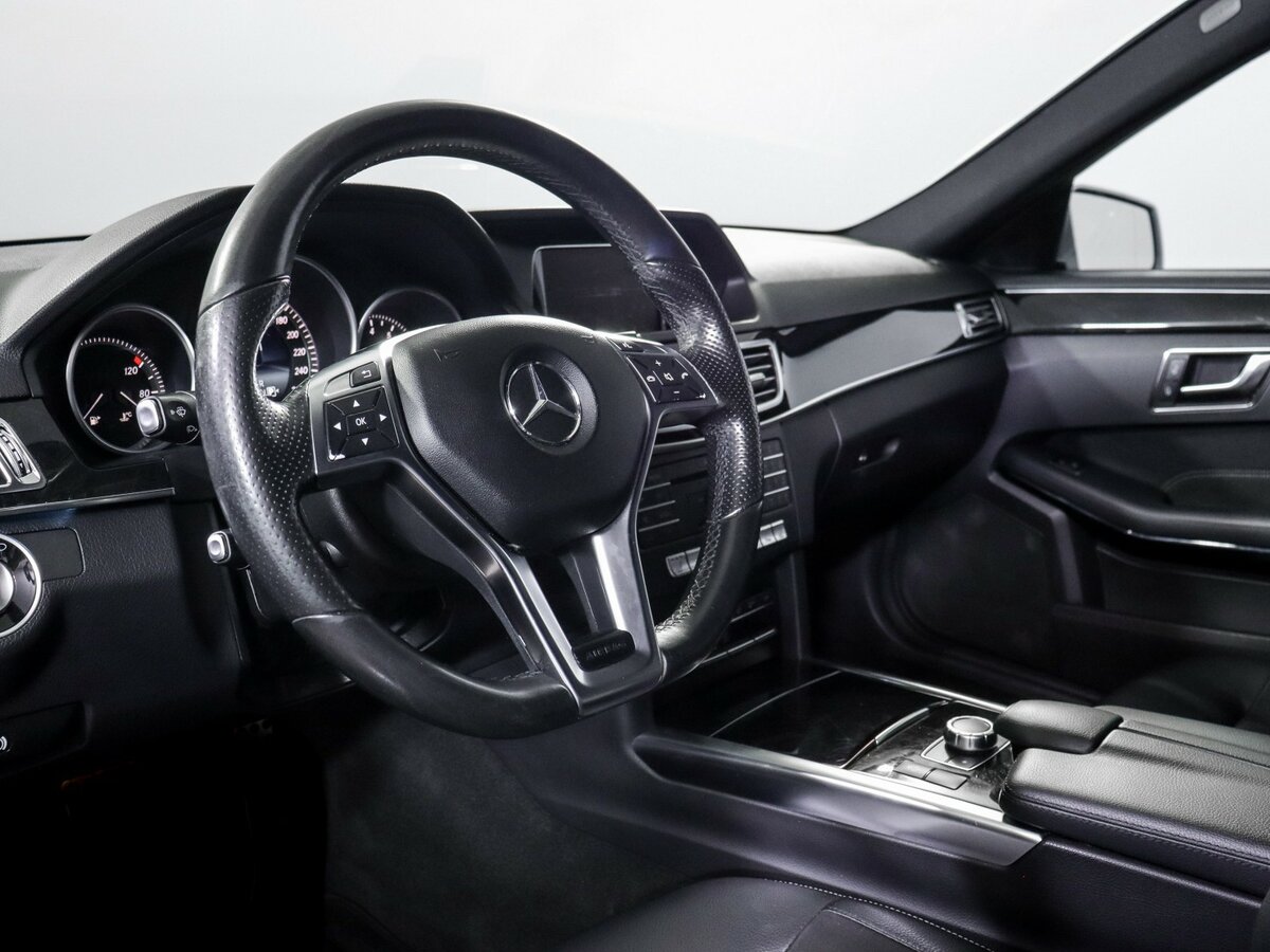 Б/У Мерседес-Бенц Е-Класс 2015 года. Фото: #10