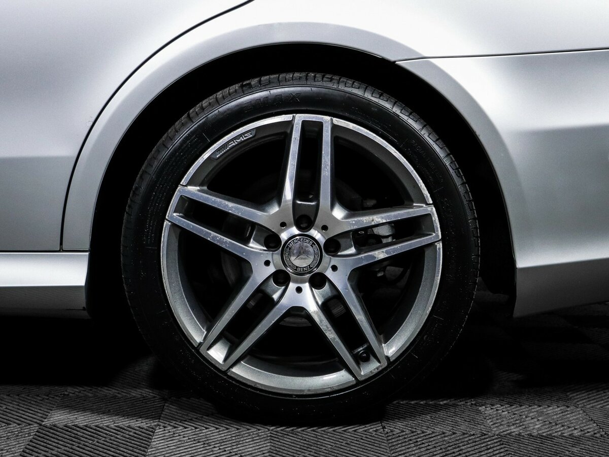 Б/У Мерседес-Бенц Е-Класс 2015 года. Фото: #11