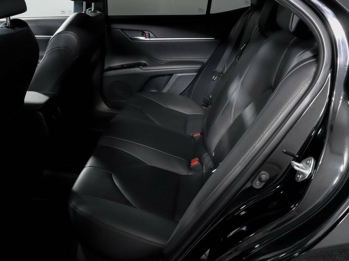 Б/У Тойота Камри 2019 года. Фото: #9