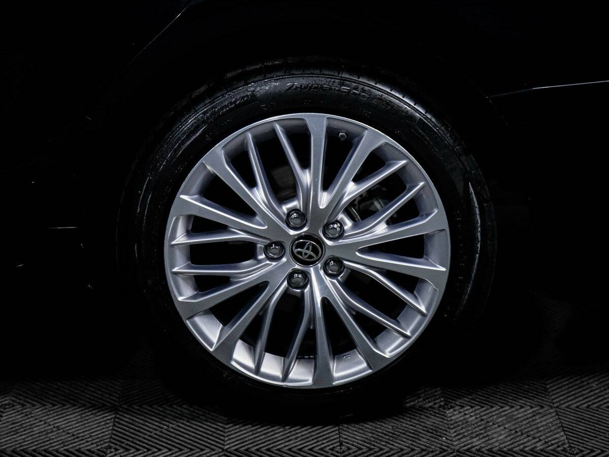 Б/У Тойота Камри 2019 года. Фото: #13