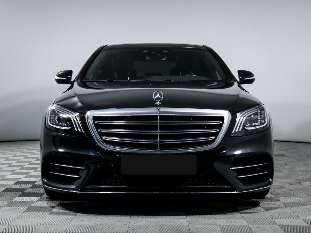 Б/У Мерседес-Бенц С-Класс 2018 года. Фото: #1