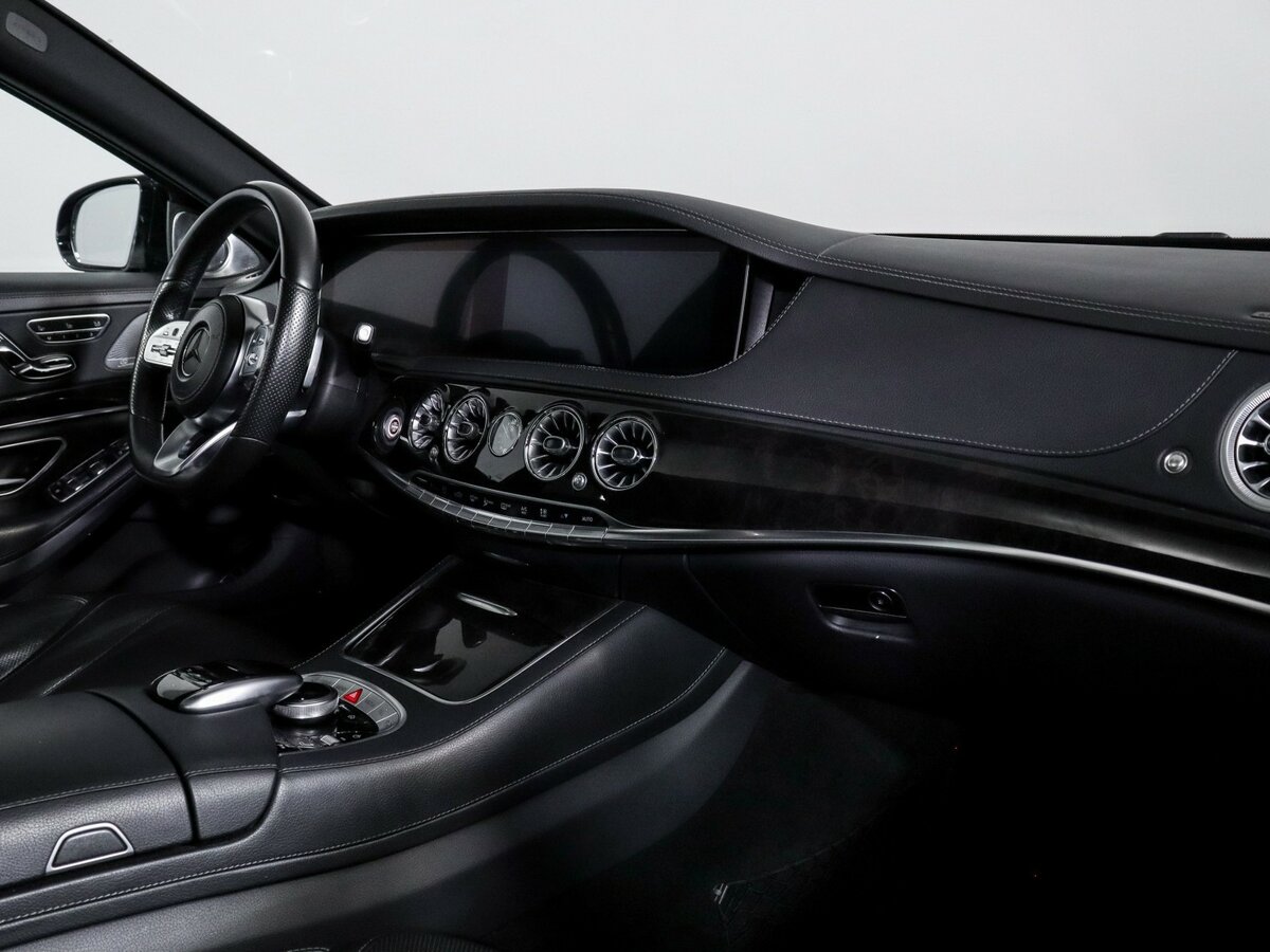 Б/У Мерседес-Бенц С-Класс 2018 года. Фото: #8