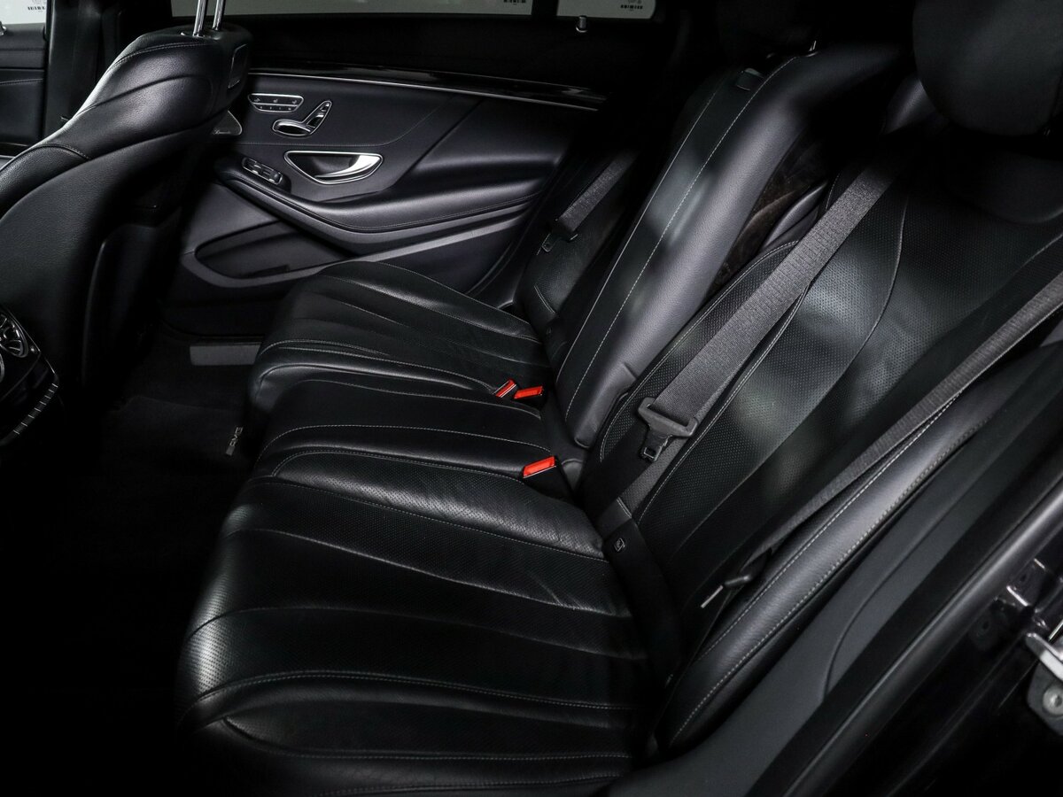 Б/У Мерседес-Бенц С-Класс 2018 года. Фото: #9