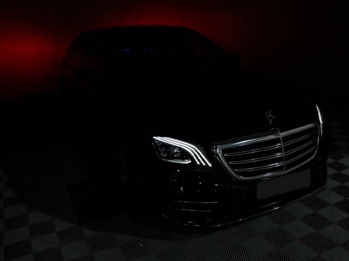 Б/У Мерседес-Бенц С-Класс 2018 года. Фото: #21