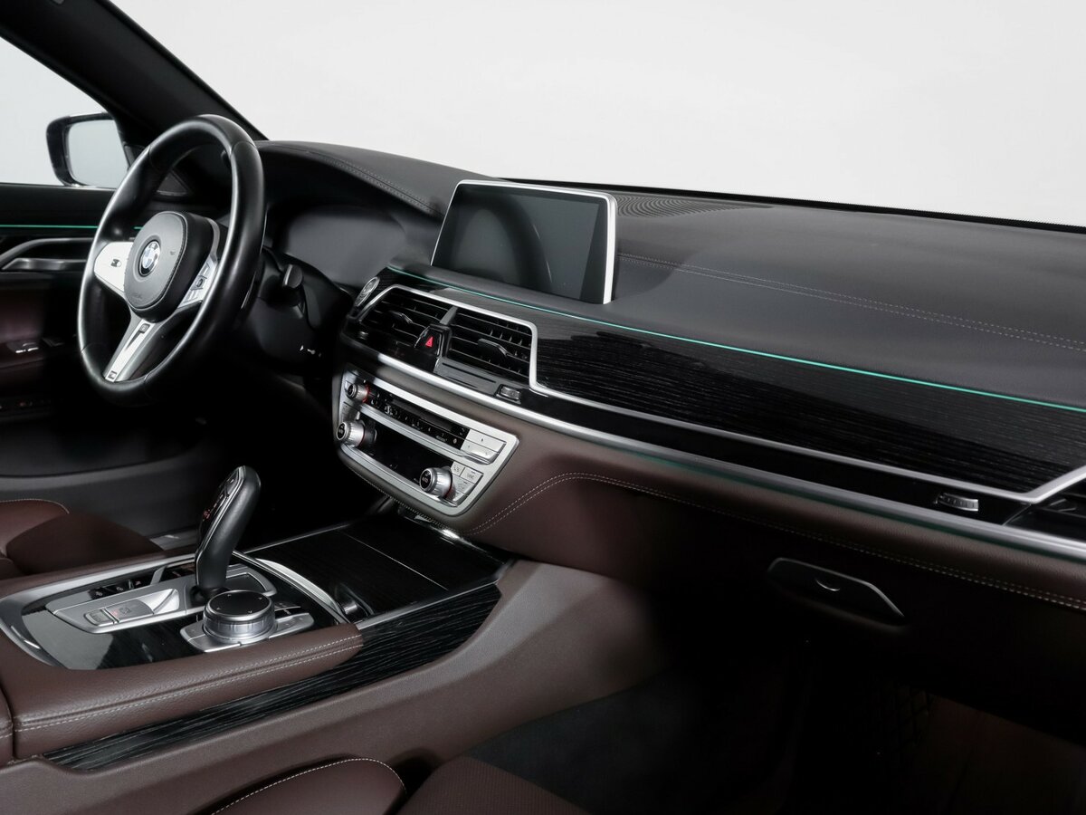 Б/У БМВ 7 серии 2021 года. Фото: #8