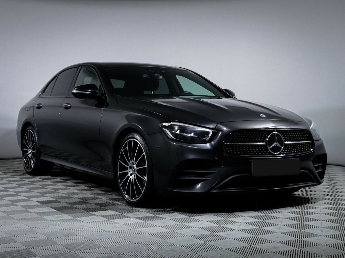 Б/У Мерседес-Бенц Е-Класс 2020 года. Фото: #2