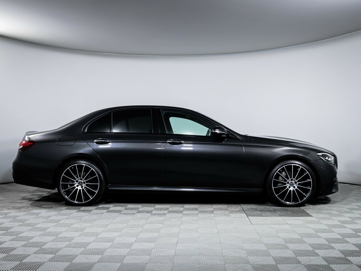 Б/У Мерседес-Бенц Е-Класс 2020 года. Фото: #3