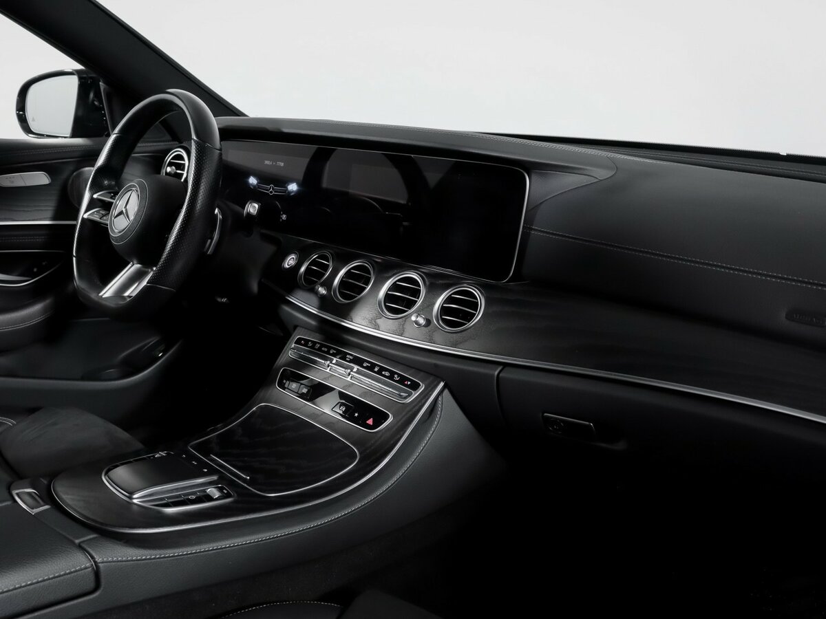 Б/У Мерседес-Бенц Е-Класс 2020 года. Фото: #8