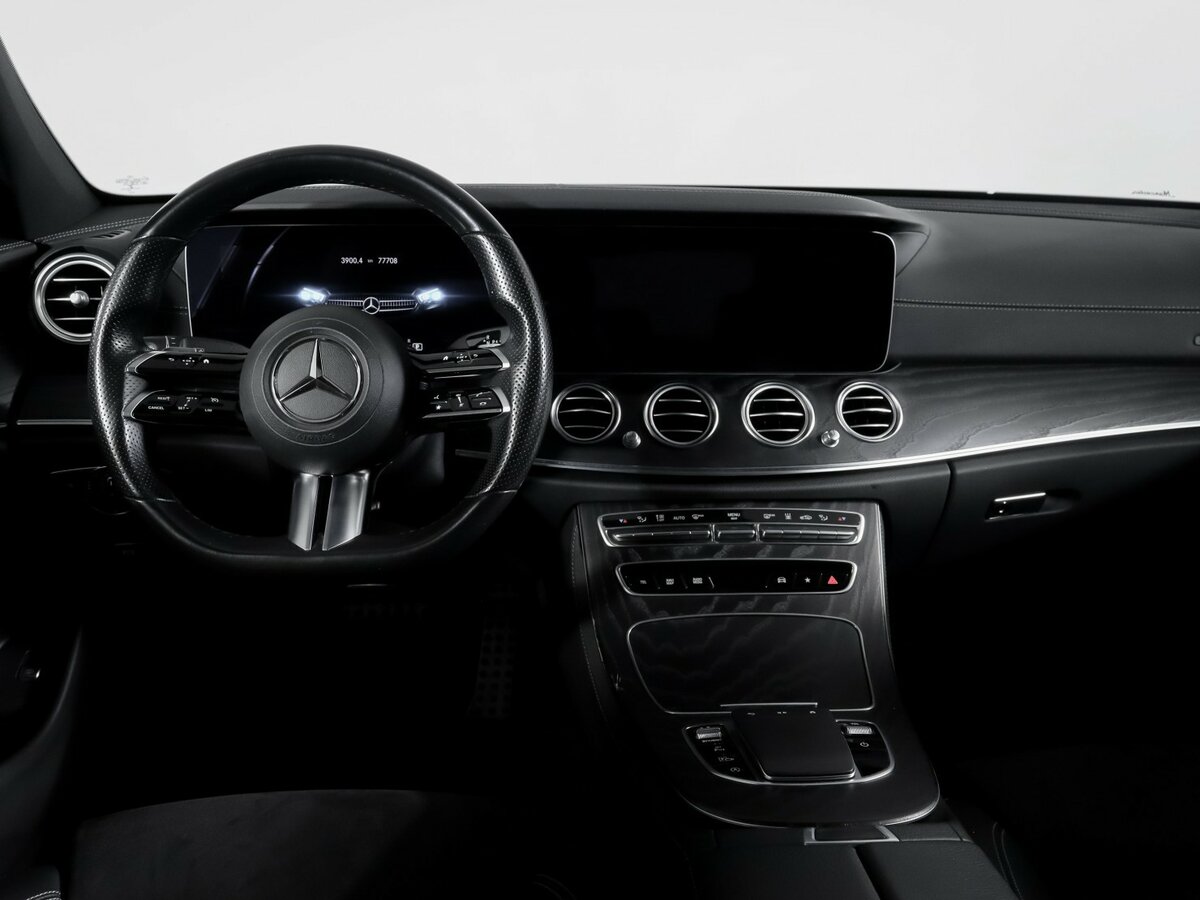 Б/У Мерседес-Бенц Е-Класс 2020 года. Фото: #11