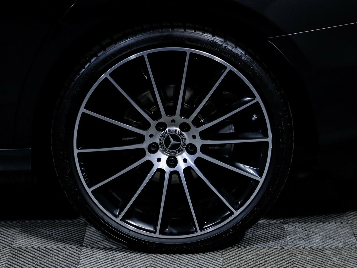 Б/У Мерседес-Бенц Е-Класс 2020 года. Фото: #13