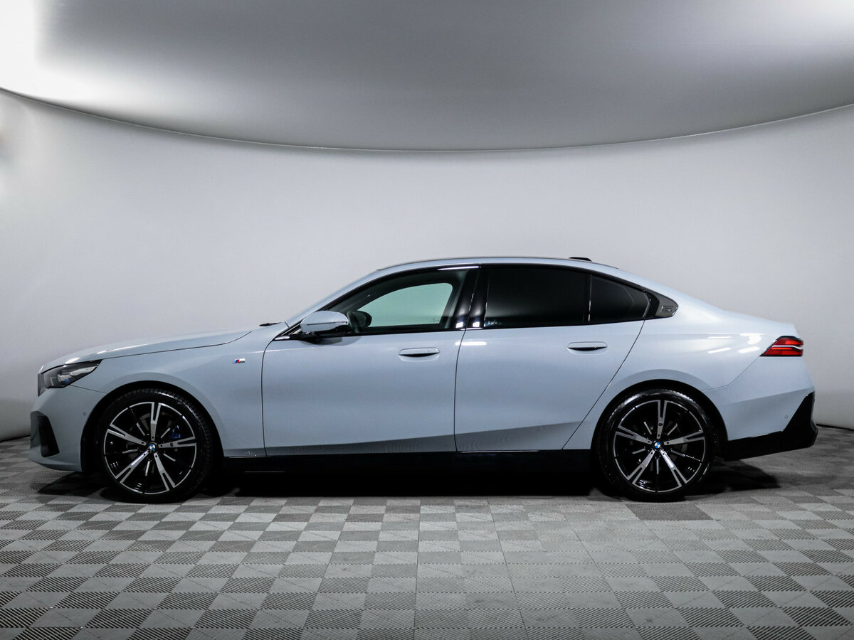 Б/У БМВ 5 серии 2023 года. Фото: #7