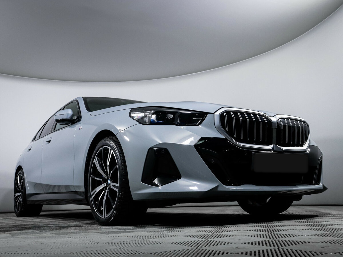 Б/У БМВ 5 серии 2023 года. Фото: #18