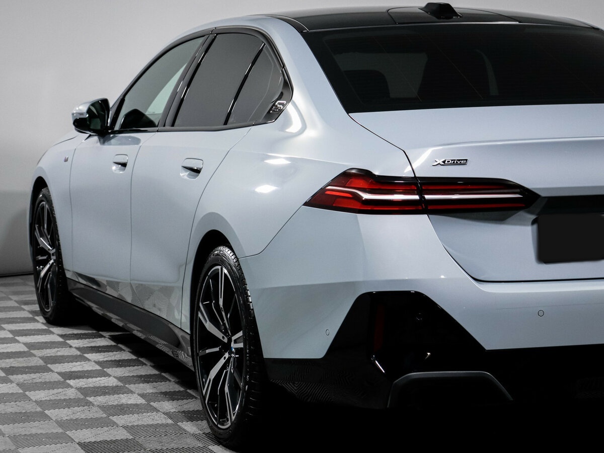 Б/У БМВ 5 серии 2023 года. Фото: #19