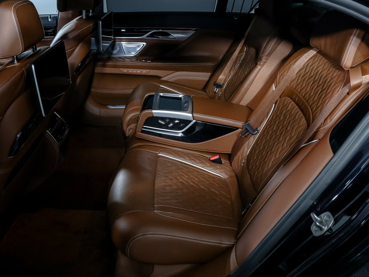 Б/У БМВ 7 серии 2021 года. Фото: #7